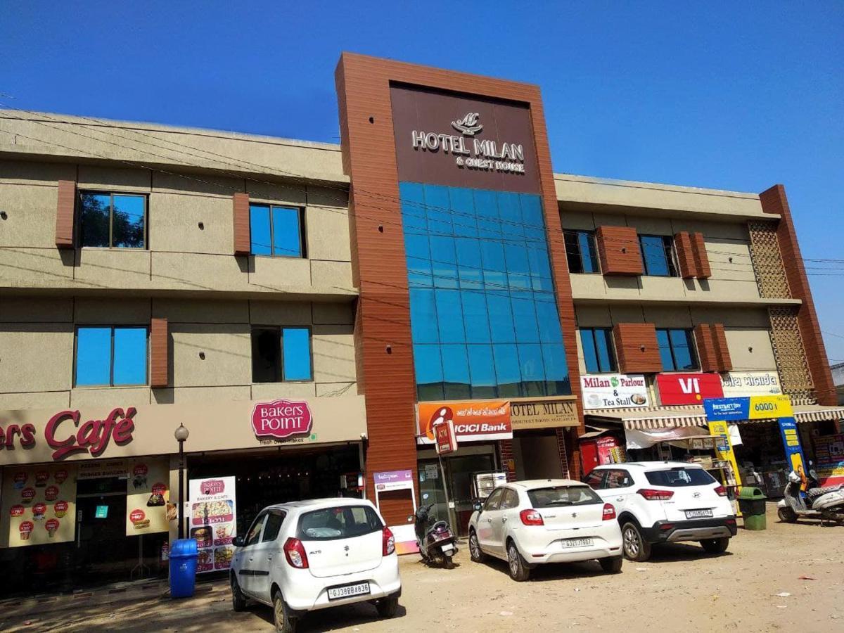 Hotel Milan Ahmedabad Eksteriør billede