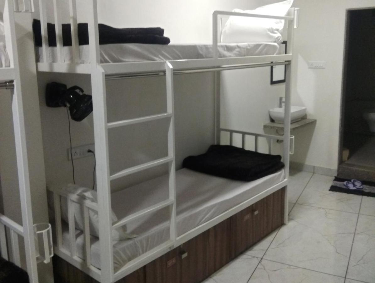 Hotel Milan Ahmedabad Eksteriør billede