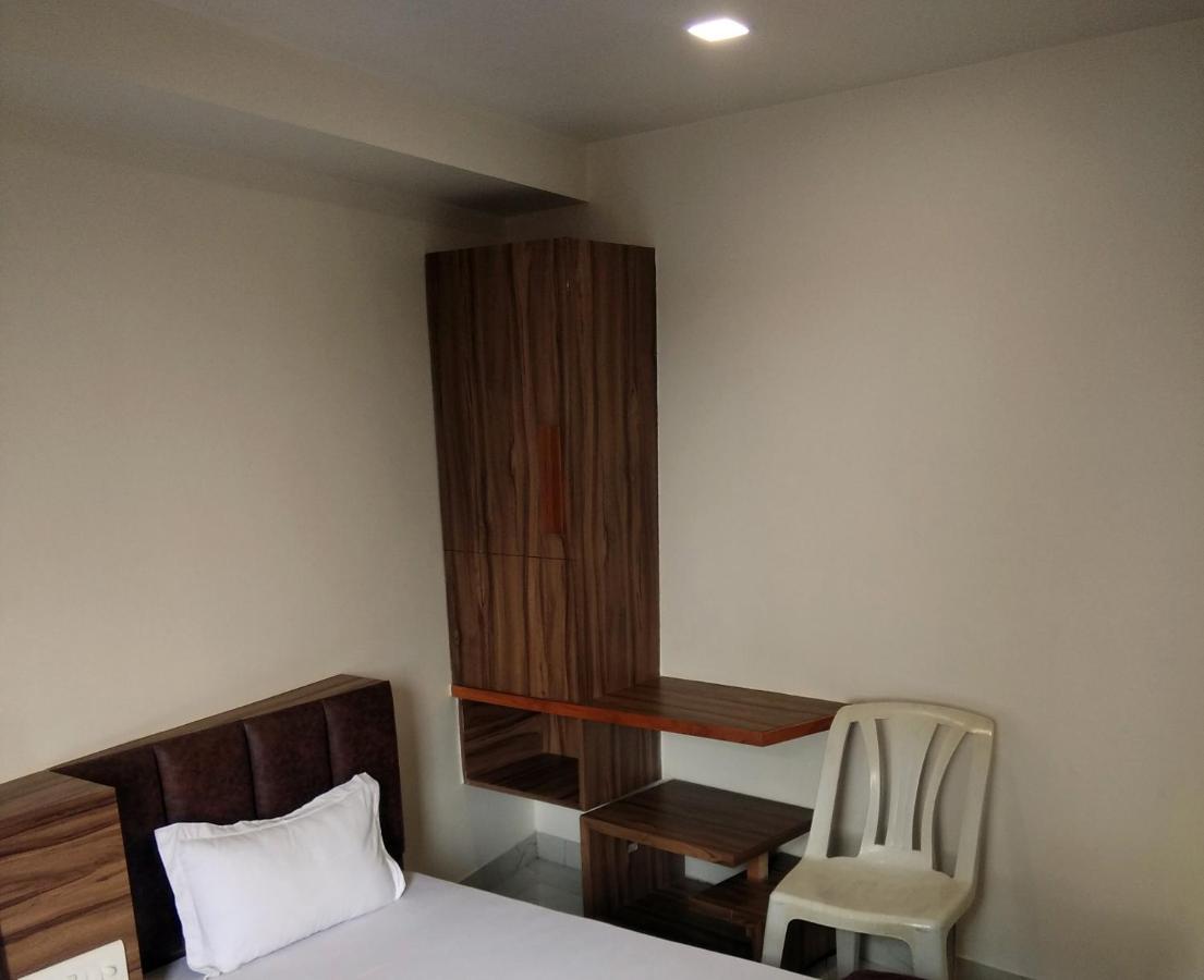 Hotel Milan Ahmedabad Eksteriør billede
