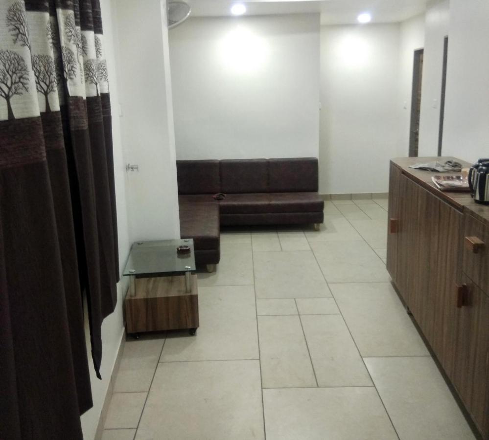 Hotel Milan Ahmedabad Eksteriør billede