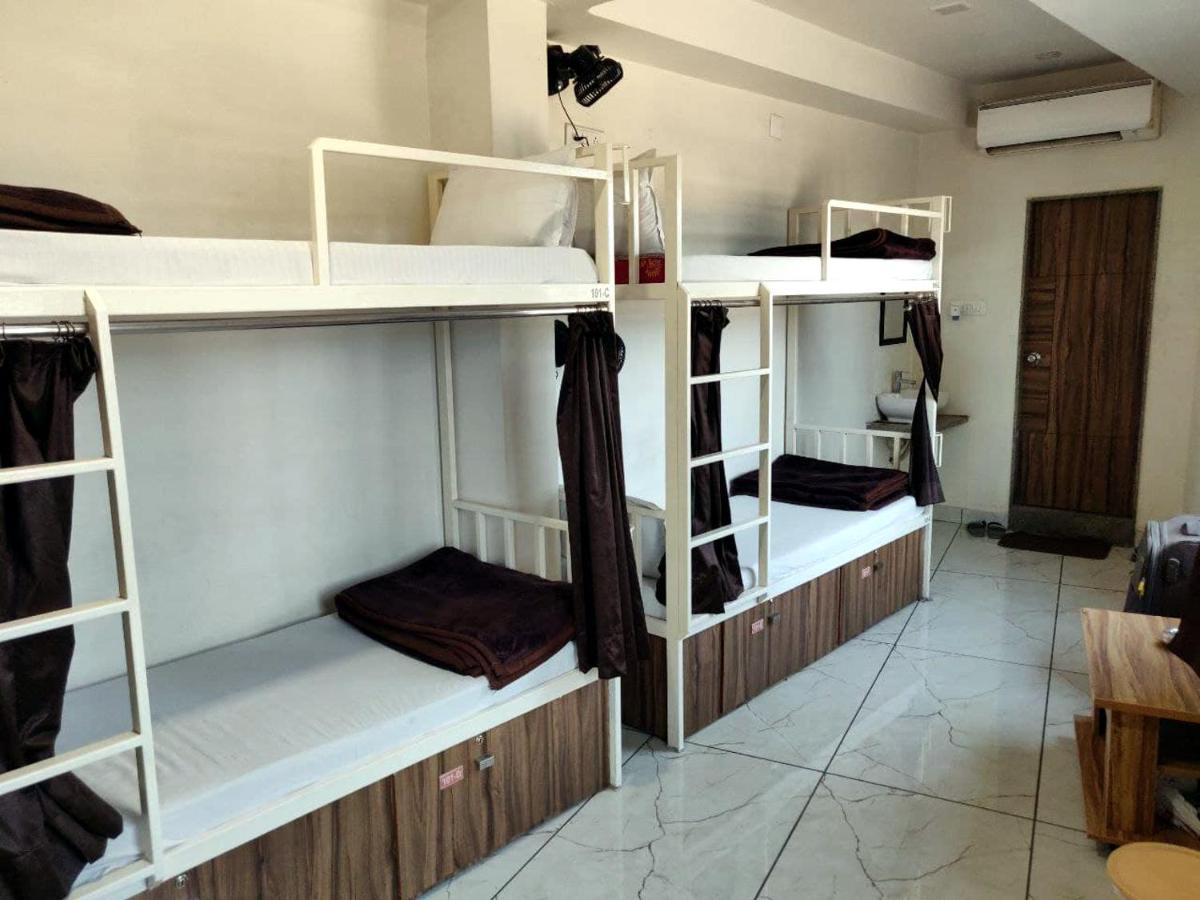 Hotel Milan Ahmedabad Eksteriør billede