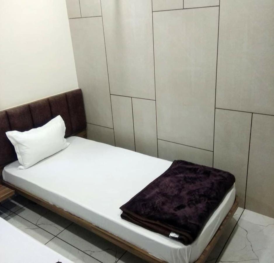 Hotel Milan Ahmedabad Eksteriør billede