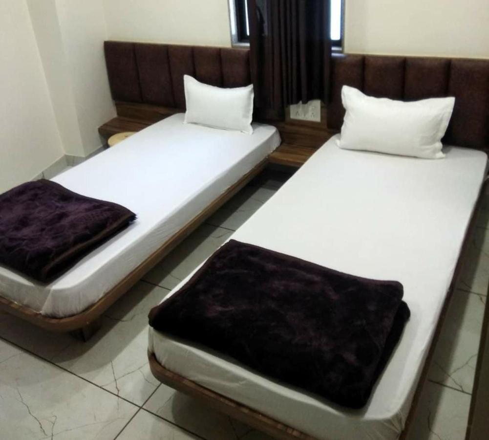 Hotel Milan Ahmedabad Eksteriør billede