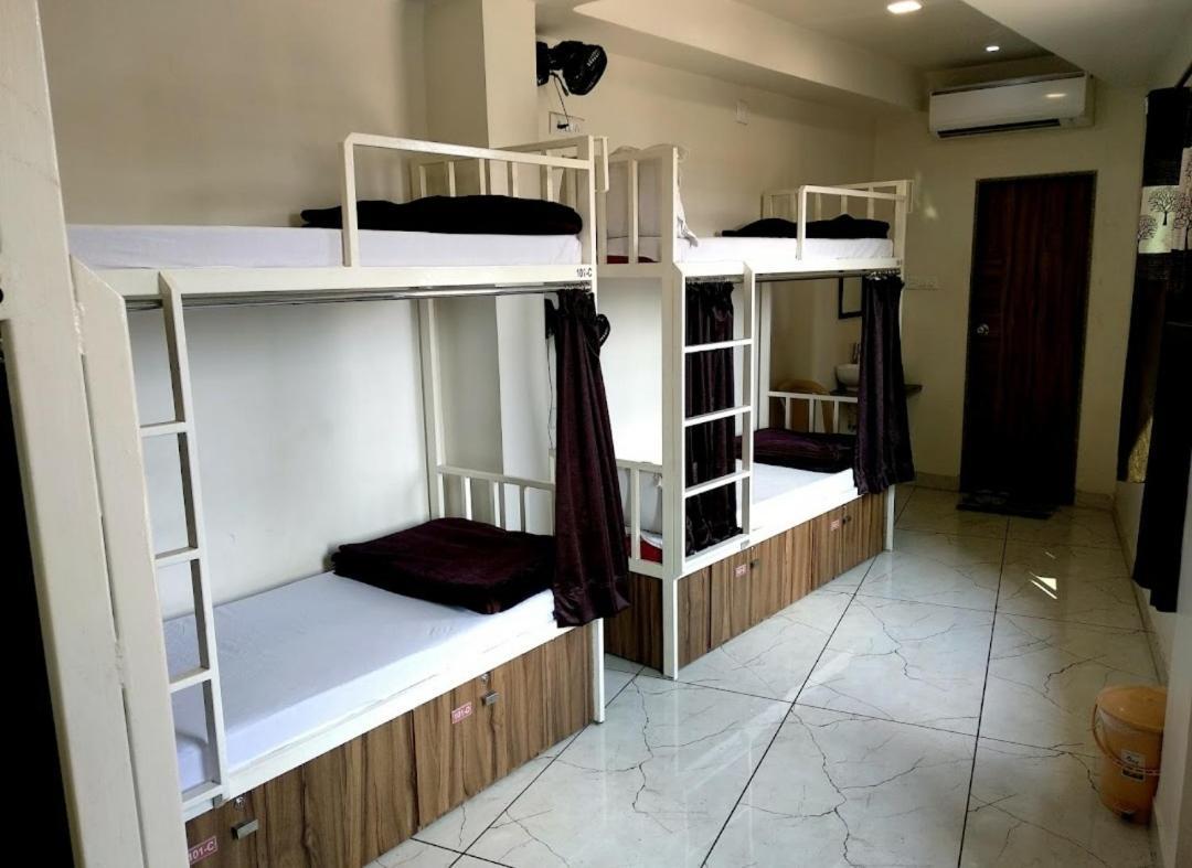Hotel Milan Ahmedabad Eksteriør billede