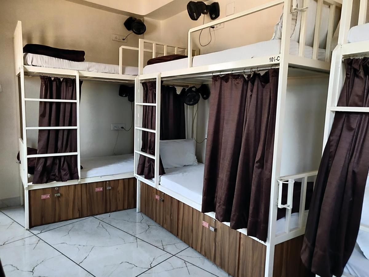 Hotel Milan Ahmedabad Eksteriør billede