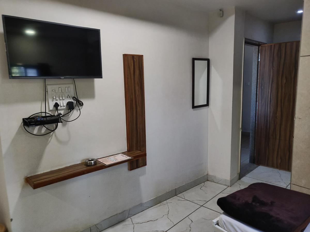 Hotel Milan Ahmedabad Eksteriør billede