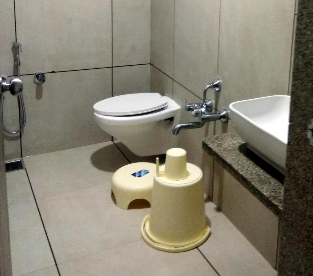 Hotel Milan Ahmedabad Eksteriør billede