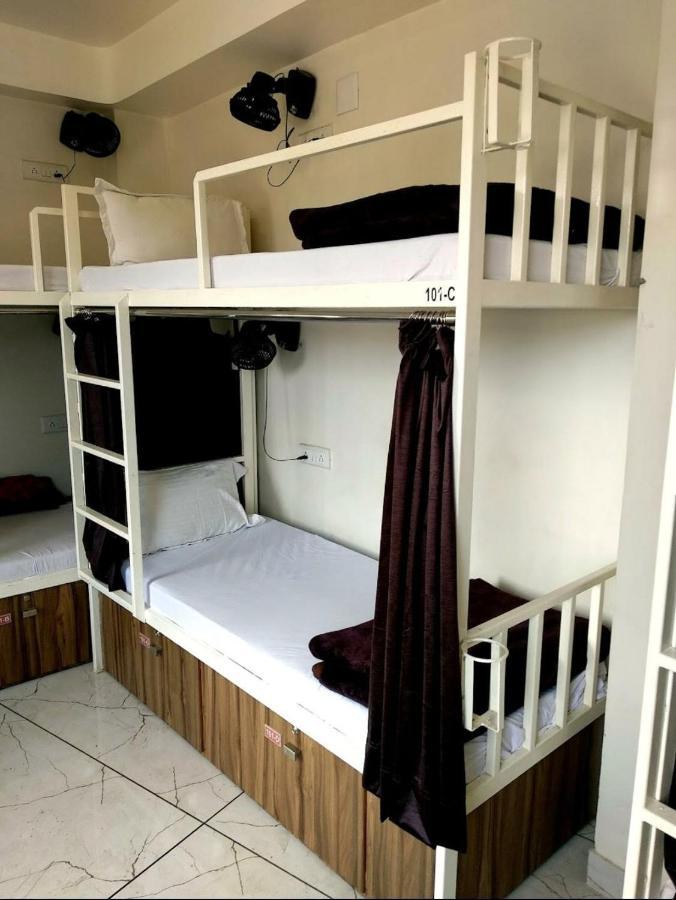 Hotel Milan Ahmedabad Eksteriør billede