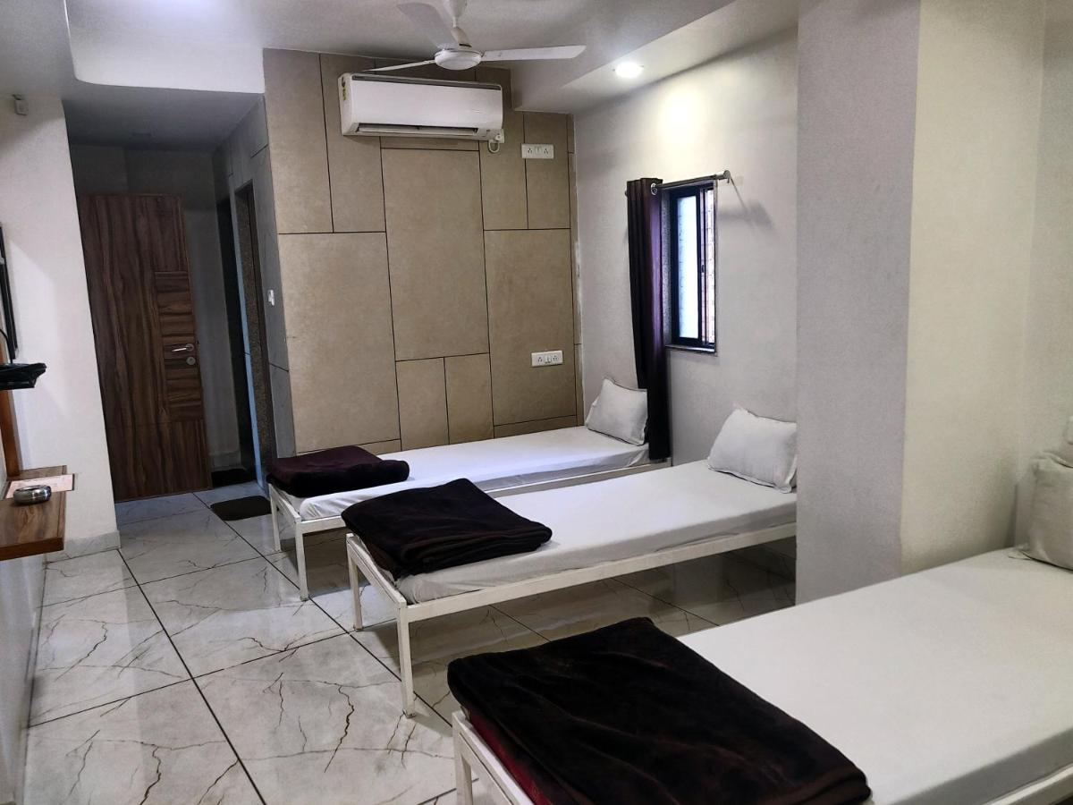 Hotel Milan Ahmedabad Eksteriør billede