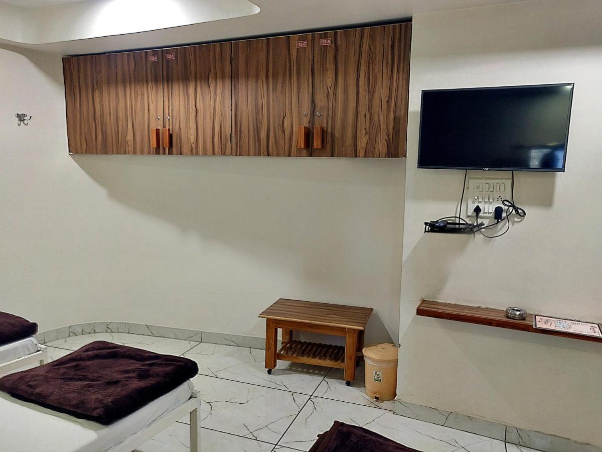 Hotel Milan Ahmedabad Eksteriør billede