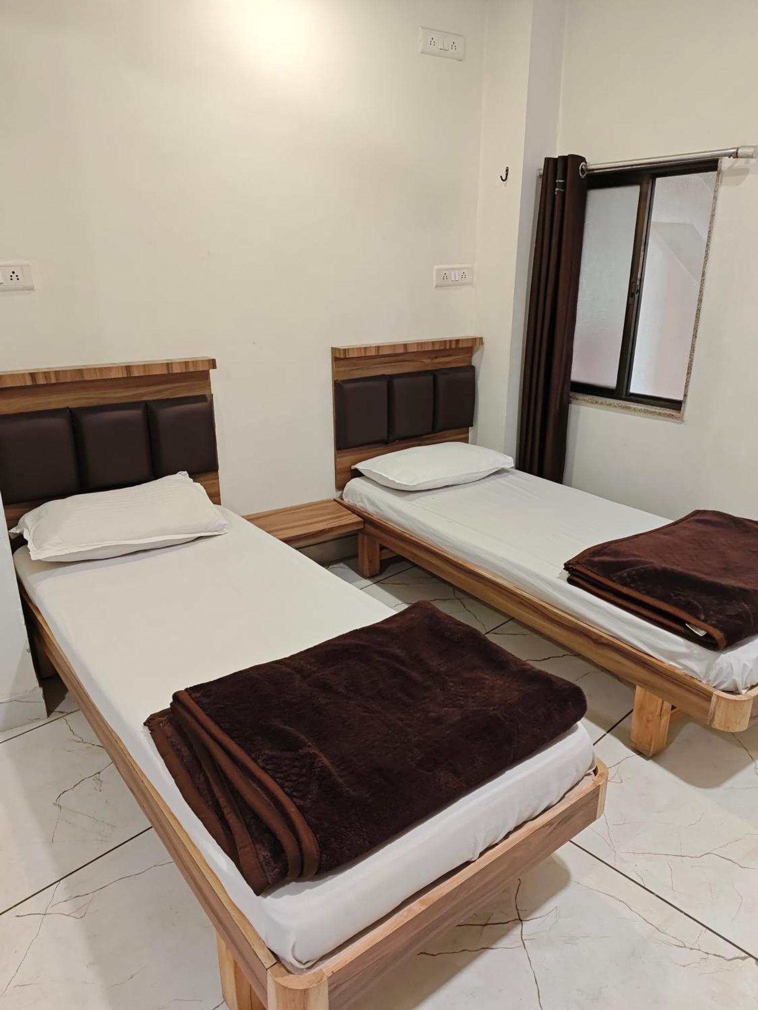 Hotel Milan Ahmedabad Eksteriør billede